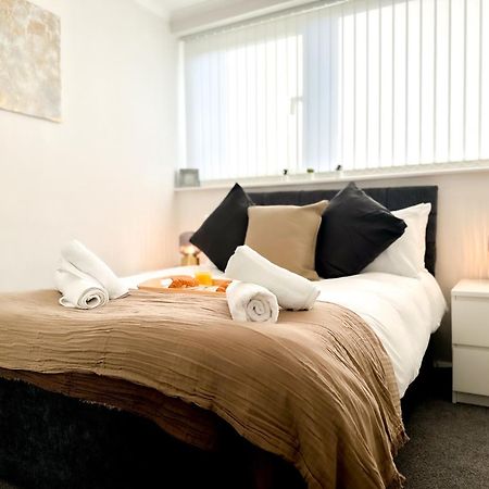 Contemporary And Cosy Birmingham Apartment- Free Parking & Wi-Fi Kültér fotó